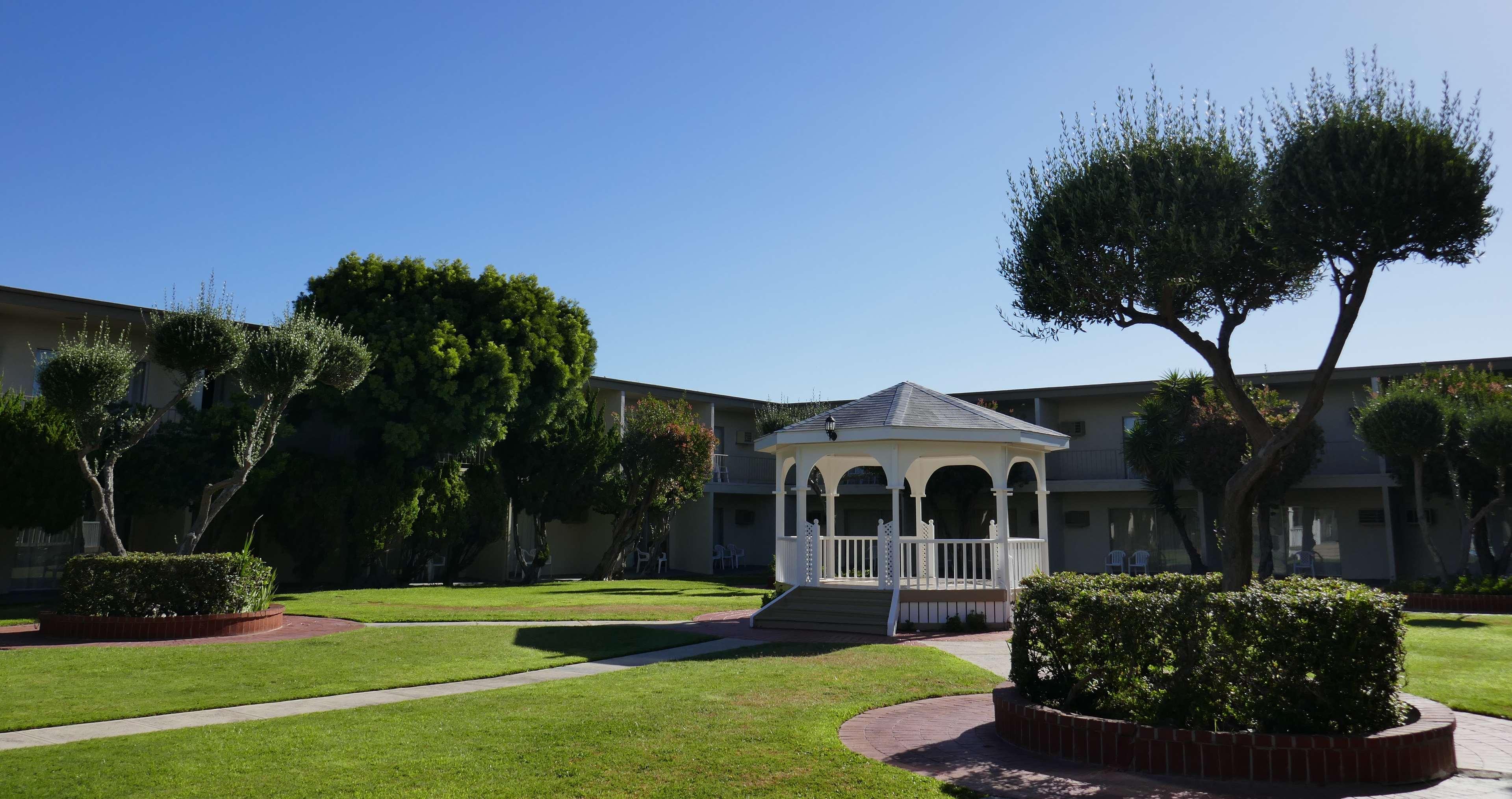 Best Western Golden Sails Hotel Long Beach Exterior photo